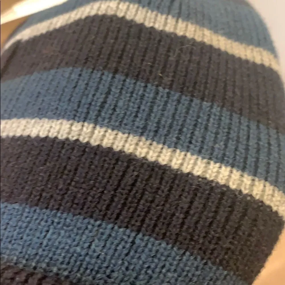 🎉1 hr sale 🎉Striped cuffed knit hat